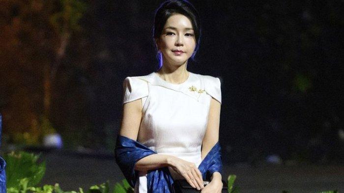 Kecantikan Ibu Negara Korea Selatan yang terlihat sangat ayu dan awet muda meski umurnya sudah 50 tahun